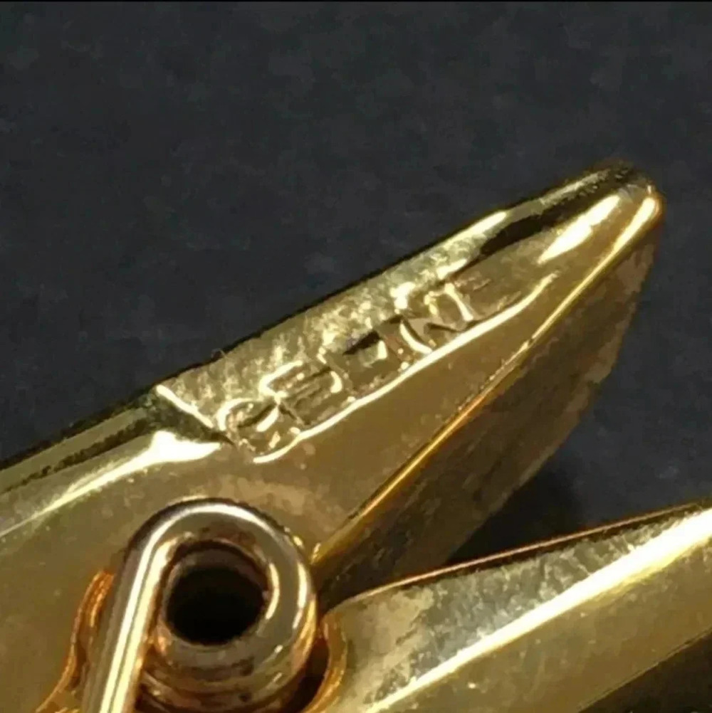 Celine Horse Carriage Gold Tone Clothespin Paper Holder Clip - Picture 3 of 6